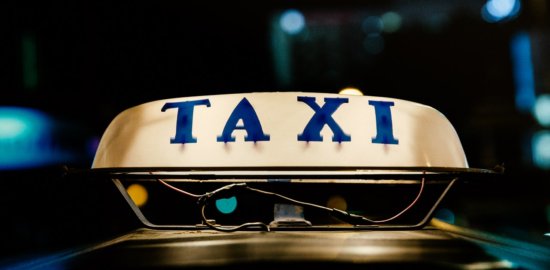 リヨンでタクシーに乗車 - 乗り場・料金・予約